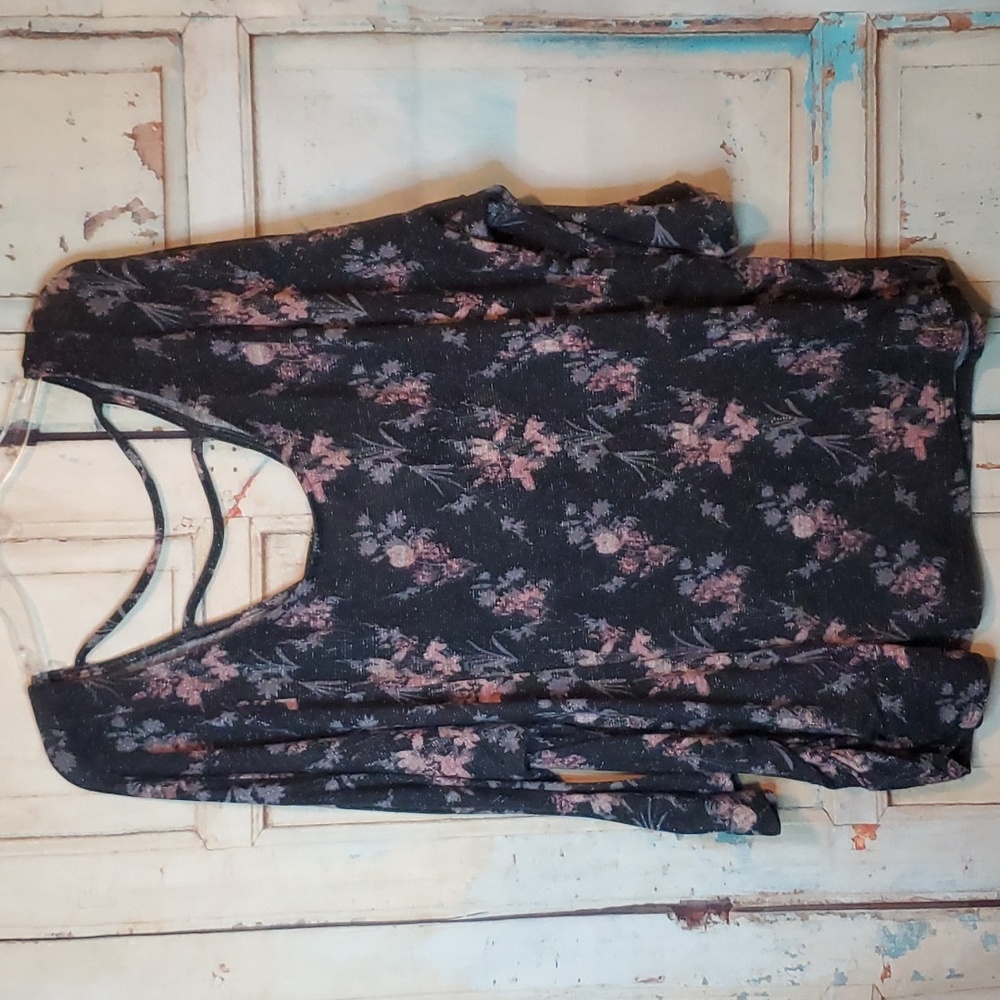 NWOT Faded Glory 4X (26W-28W) Muted Pink Floral on Black Top